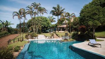 Outdoor pool, open 7:00 AM to 8:00 PM, pool umbrellas, sun loungers