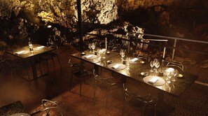 2 restaurantes: opção de café da manhã, almoço e jantar