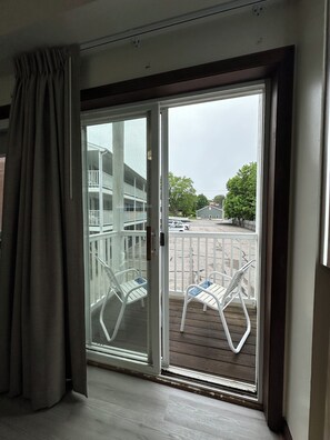 King Room | Terrace/patio - USA Inn (Wells)