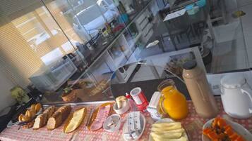 Daily buffet breakfast (BRL 25 per person)