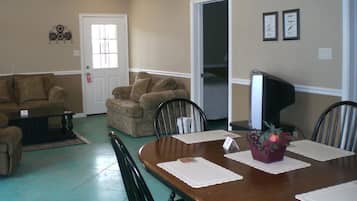 Standard Room | Free WiFi
