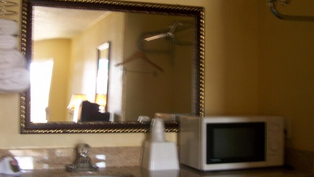 Unclassified image, 1 of 6, button - Courtesy Inn & Suites (Mansfield)