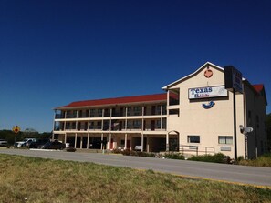 Exterior - Texas Inn (Waxahachie)