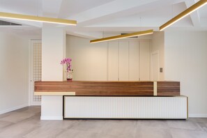 Quầy tiếp tân