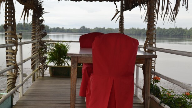 Breakfast, lunch and dinner served  - L'Aquarius Marina 2000 (Douala)