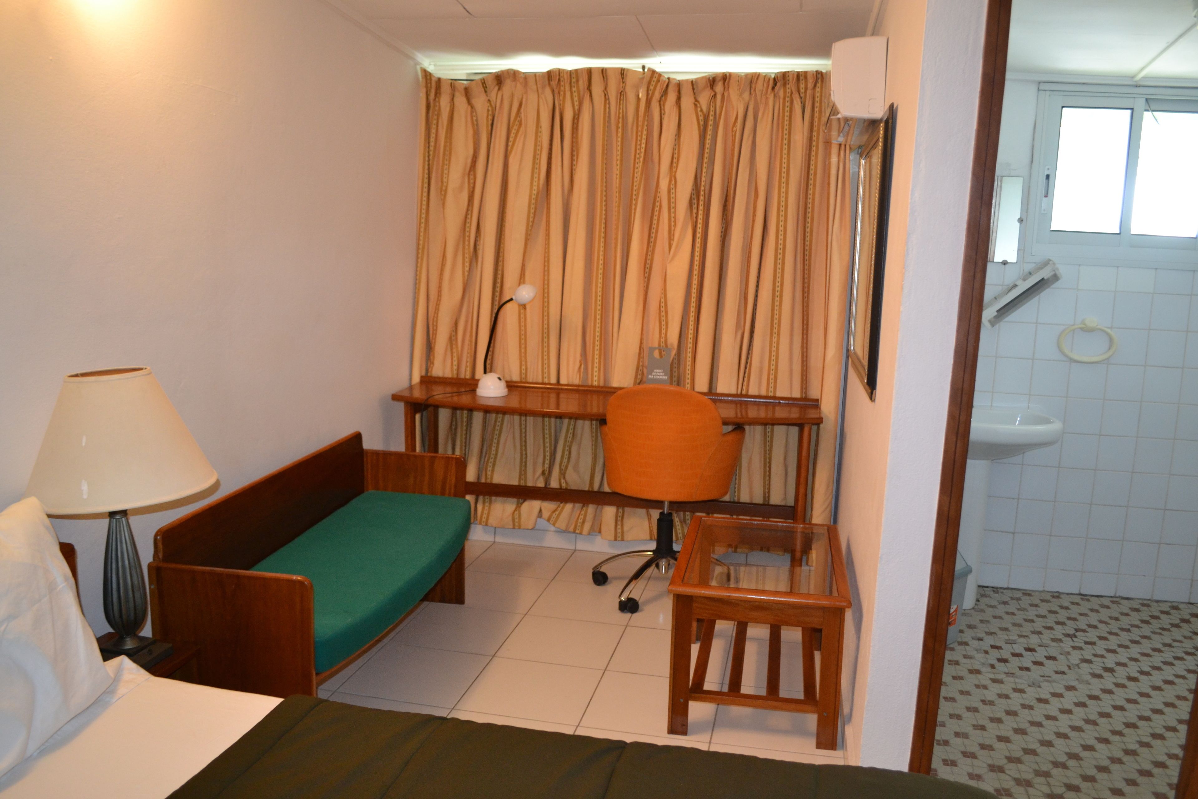 standard twin room | room amenity