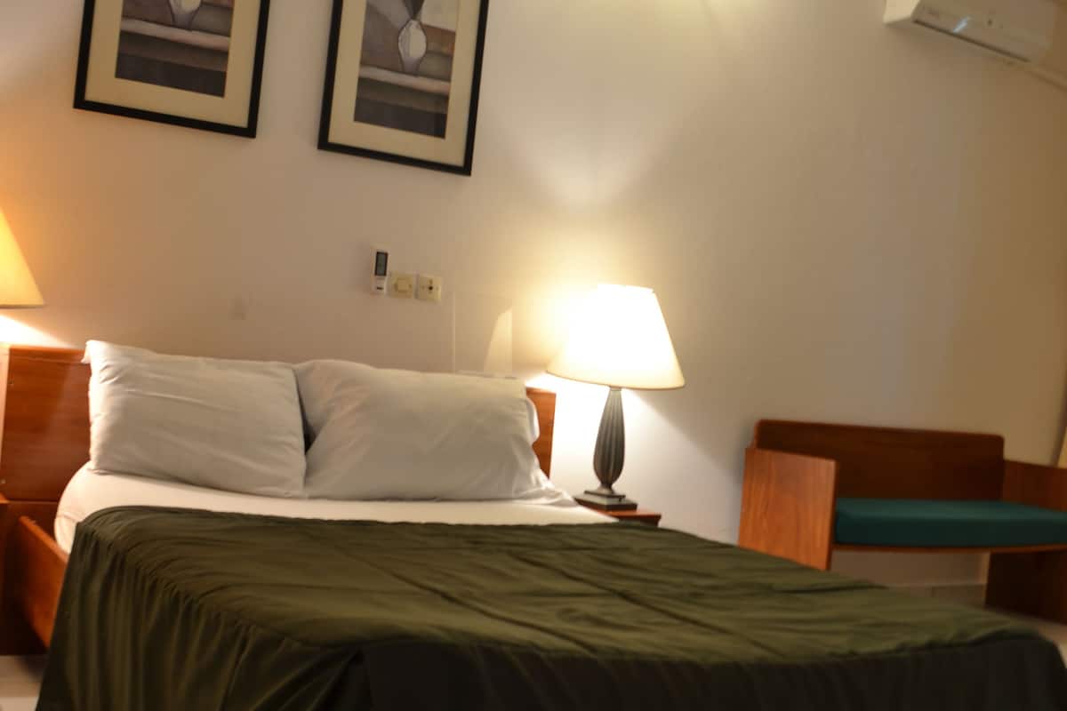 standard double room | desk, blackout curtains, free wifi