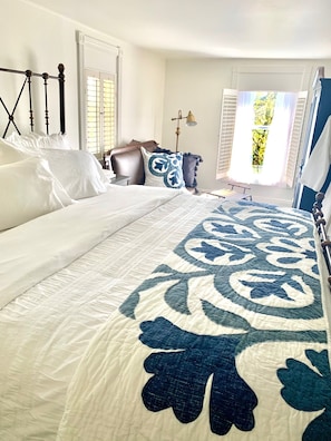 Premium bedding, pillowtop beds, individually decorated - Plantation House Bed & Breakfast (Port Hope)