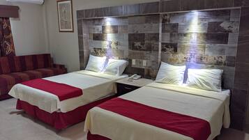 Ropa de cama de alta calidad, escritorio, wifi gratis y ropa de cama