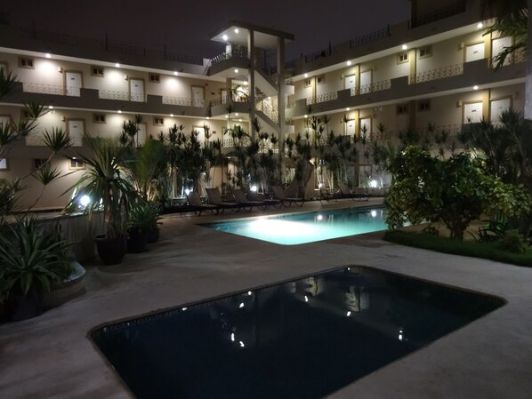 2 outdoor pools - Hotel Mediterraneo (Ciudad Madero)