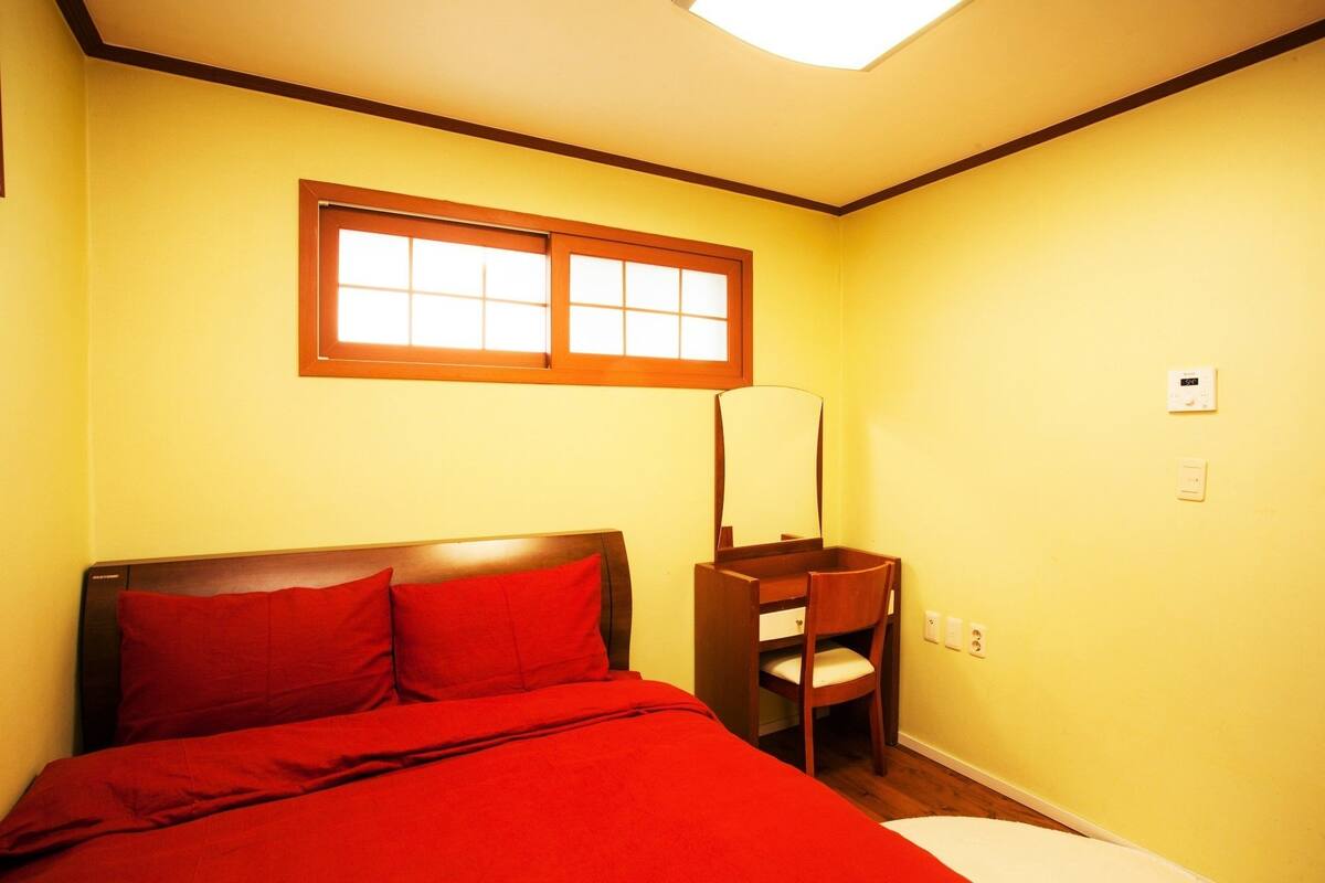Room (Mer 18PY, Random View) | Free WiFi, bed sheets