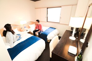 In-room safe, desk, free WiFi