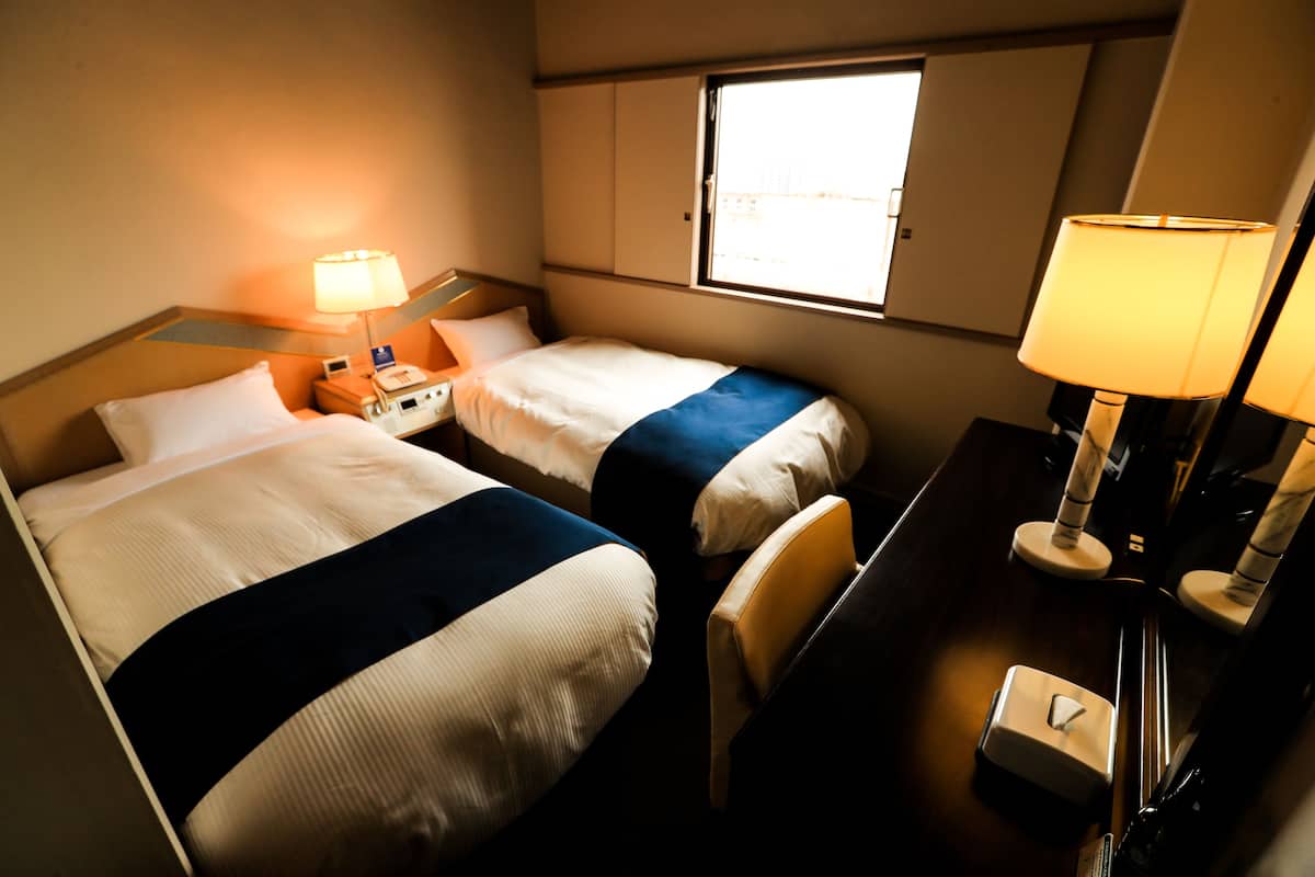 in-room safe, desk, free wifi