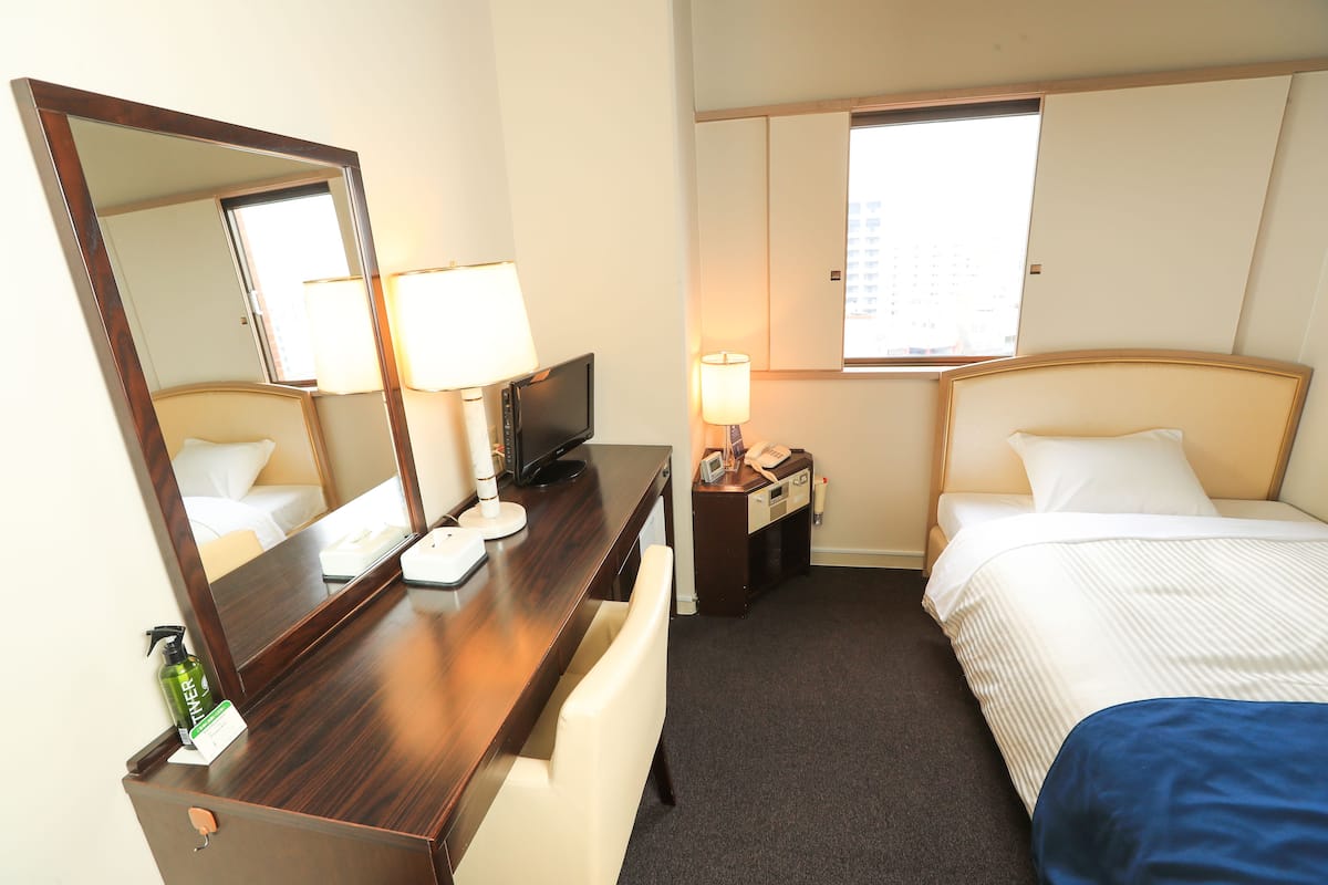 in-room safe, desk, free wifi