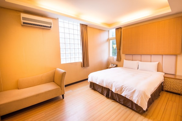 Desk, free WiFi, bed sheets - AOIKE Hot Spring Hotel (Jiaoxi)