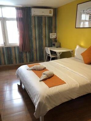 Deluxe Double Room | 房內夾萬、免費 Wi-Fi、床單