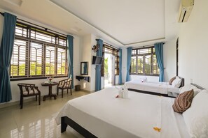 Family Room (Rice Fields View) - Rice Flower Homestay (Da Nang)