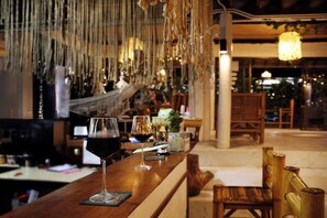 Aperto a colazione, pranzo e cena, cucina indiana 