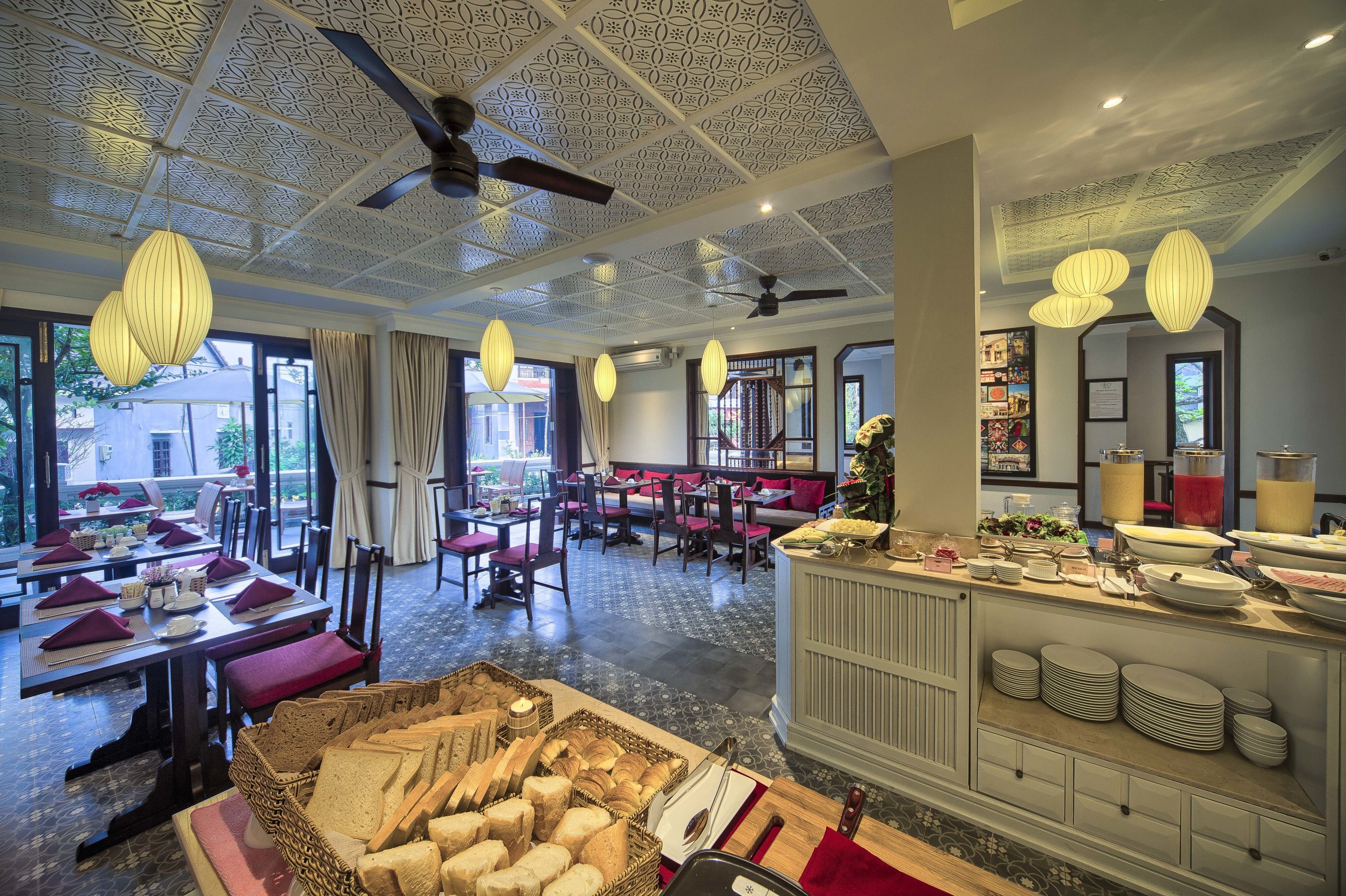 daily full breakfast (vnd 160000 per person)