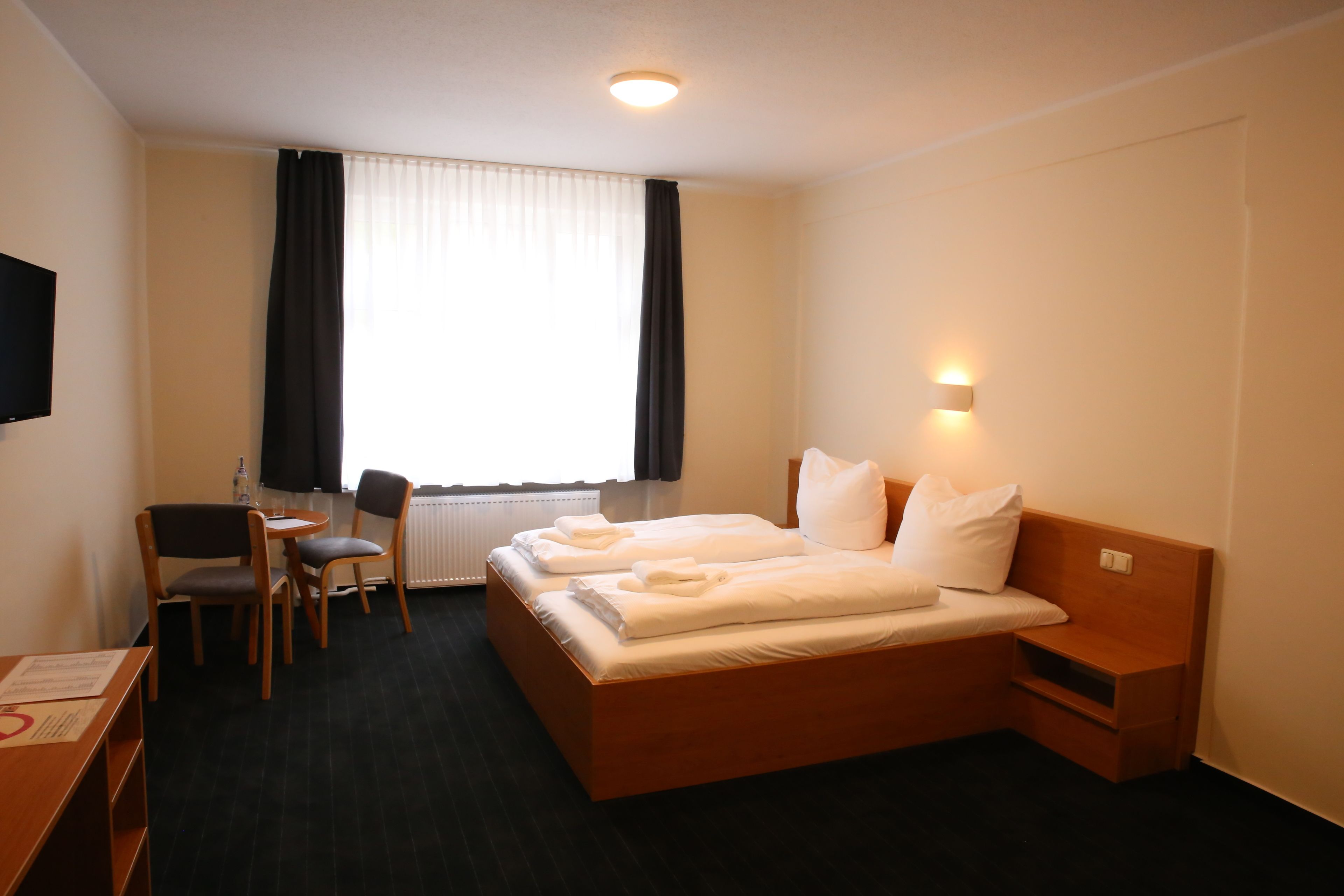 Bureau, chambres insonorisées, lits bébé (gratuits), Wi-Fi gratuit