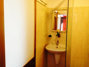 Douche, serviettes fournies
