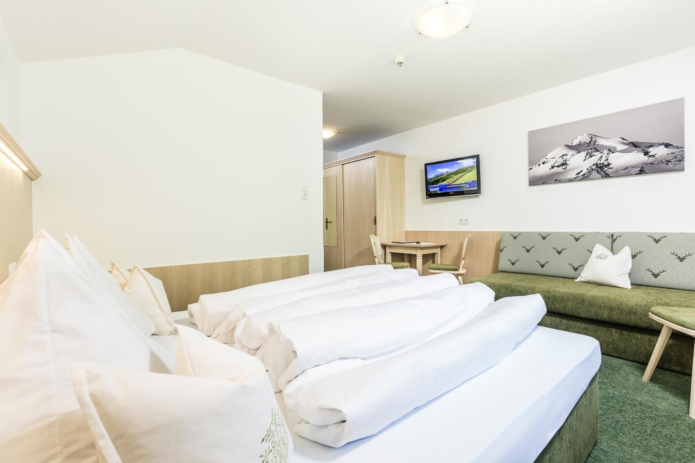 in-room safe, desk, soundproofing, free wifi