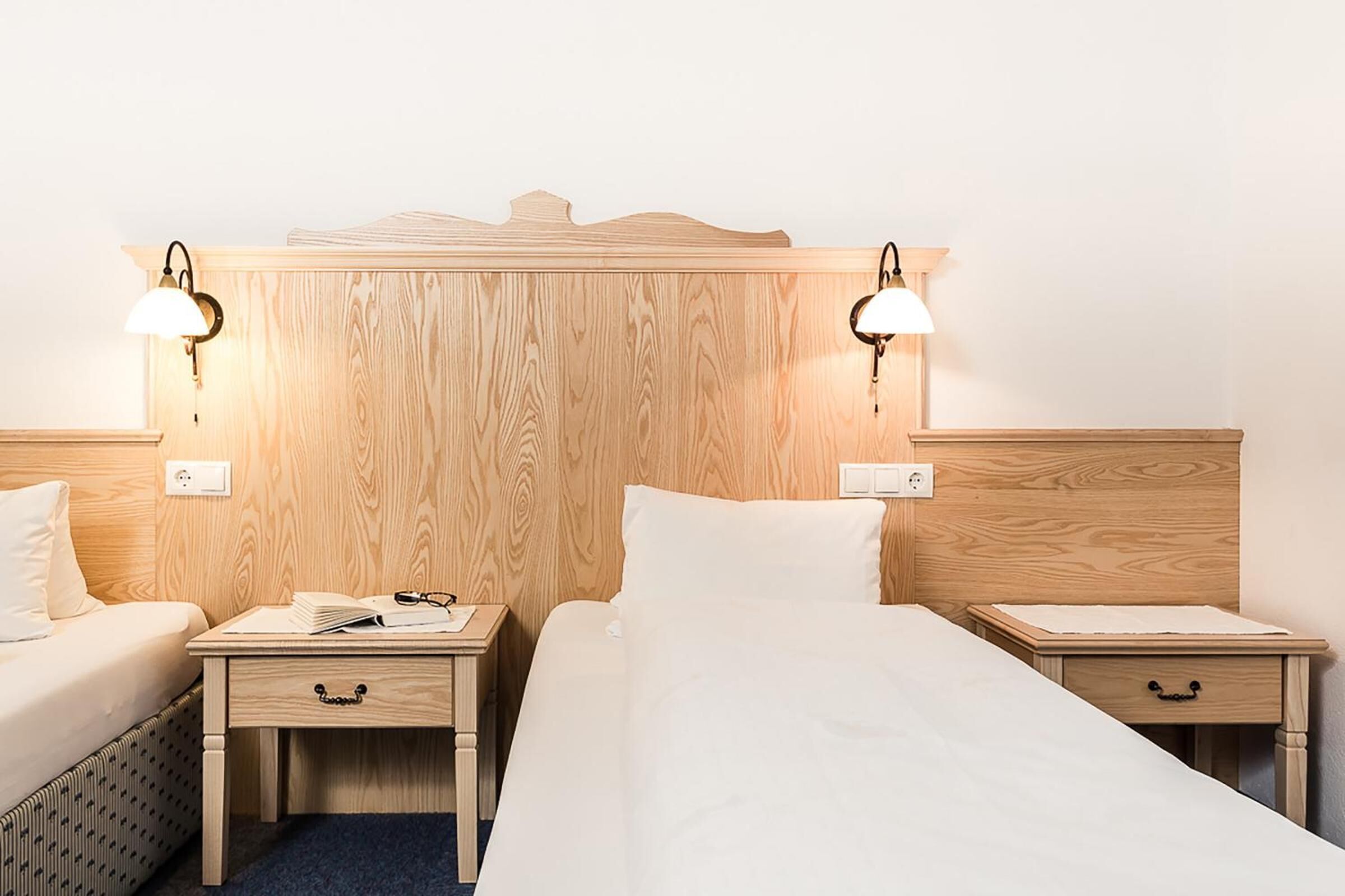 in-room safe, desk, soundproofing, free wifi