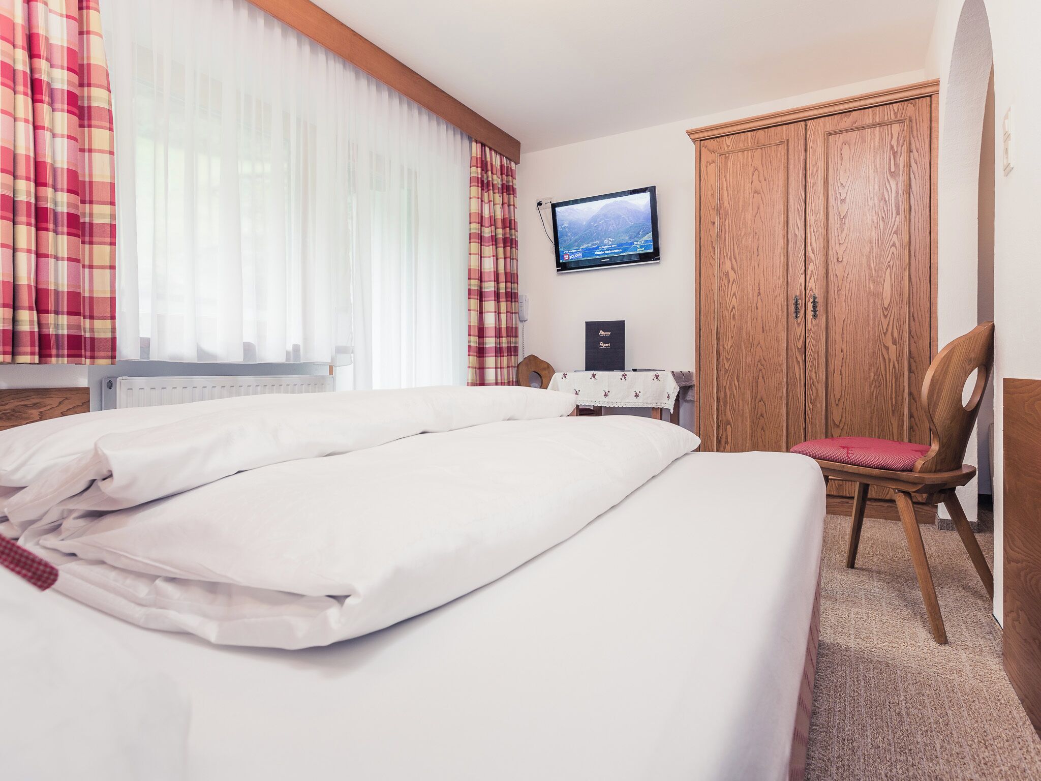 economy double room | in-room safe, desk, soundproofing, free wifi