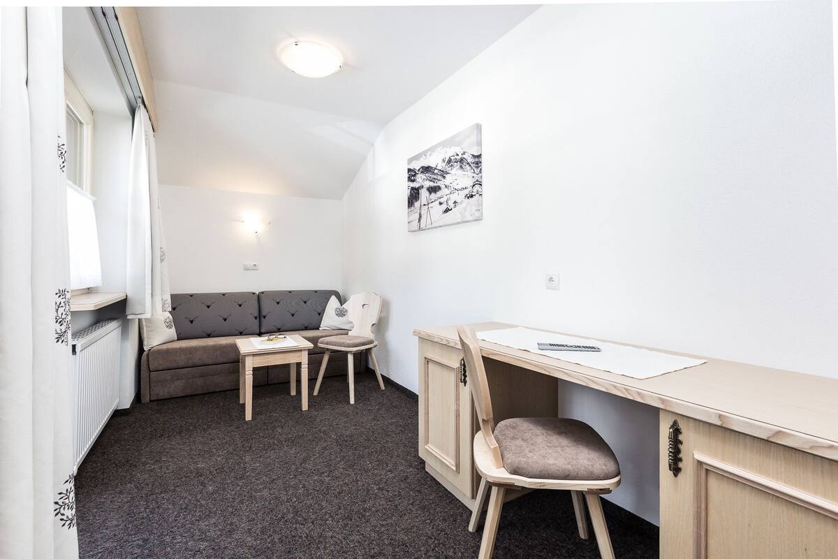 In-room safe, desk, soundproofing, free WiFi