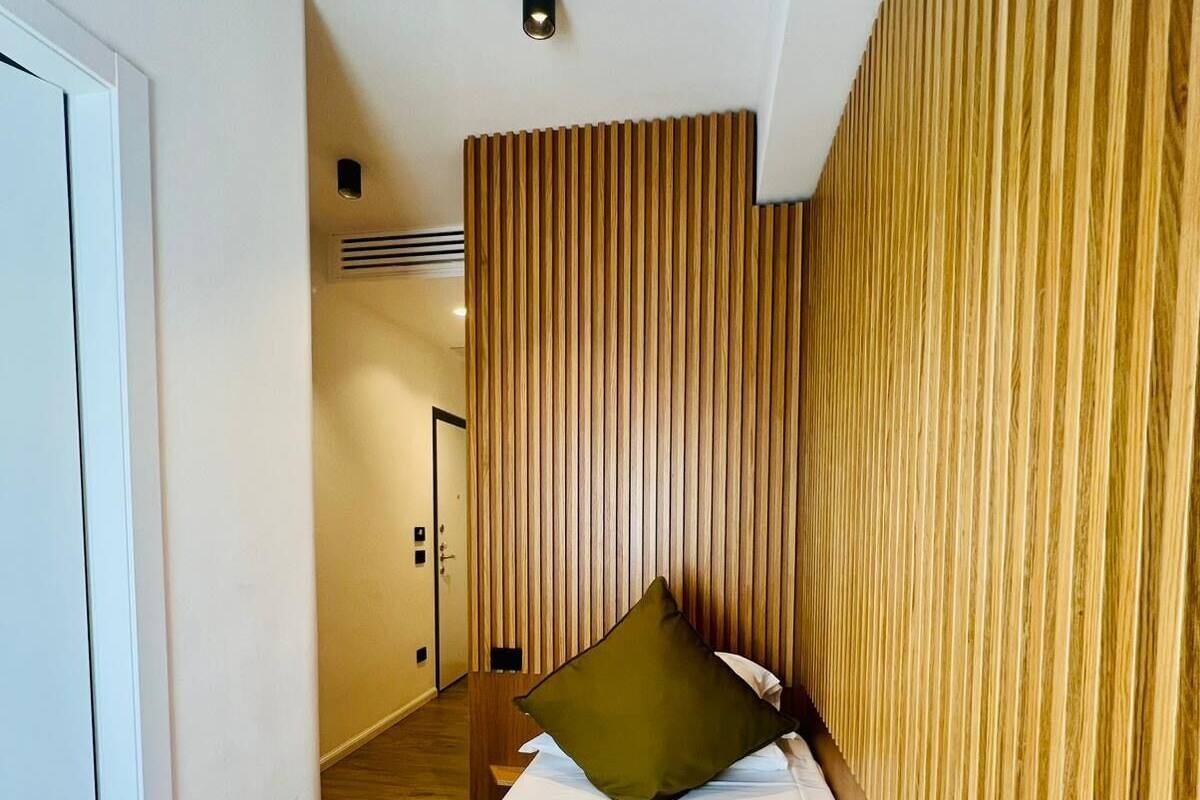 Deluxe Single Room | Down duvets, minibar, desk, laptop workspace