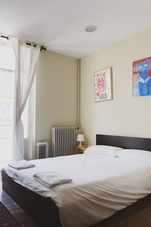Double Room, Shared Bathroom | Blackout drapes, free WiFi - Urban House Hostel (San Sebastián)