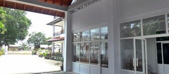 Golden Lotus Inle Hotel