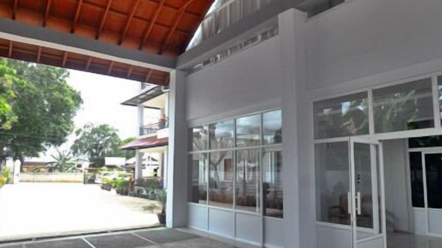 Golden Lotus Inle Hotel