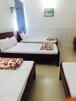 Family Room | Minibar, free WiFi