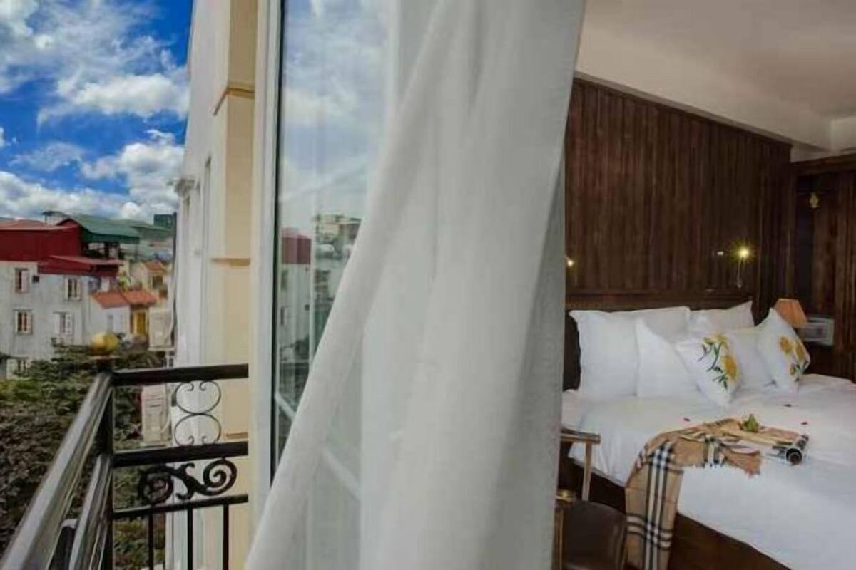 Minibar, in-room safe, individually decorated, blackout drapes