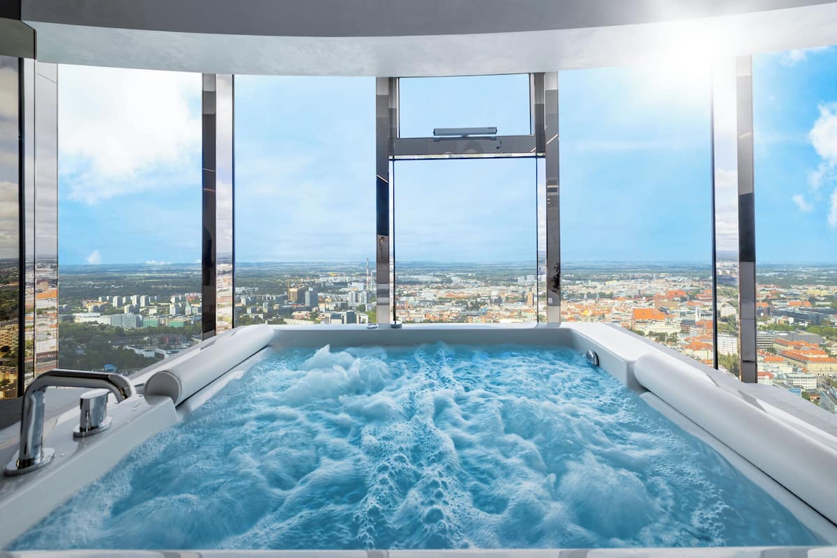 Estudi en suite exclusiu, banyera d'hidromassatge | 1 dormitori, roba de llit d'alta qualitat i decoració individual