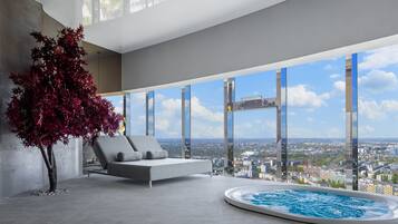 Luxury Penthouse with Private SPA & Cinema with Game Zone | Banheira de hidromassagem particular