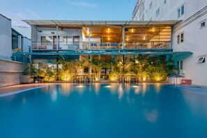Outdoor pool - Holiday Phu Quoc Hotel (Phu Quoc)
