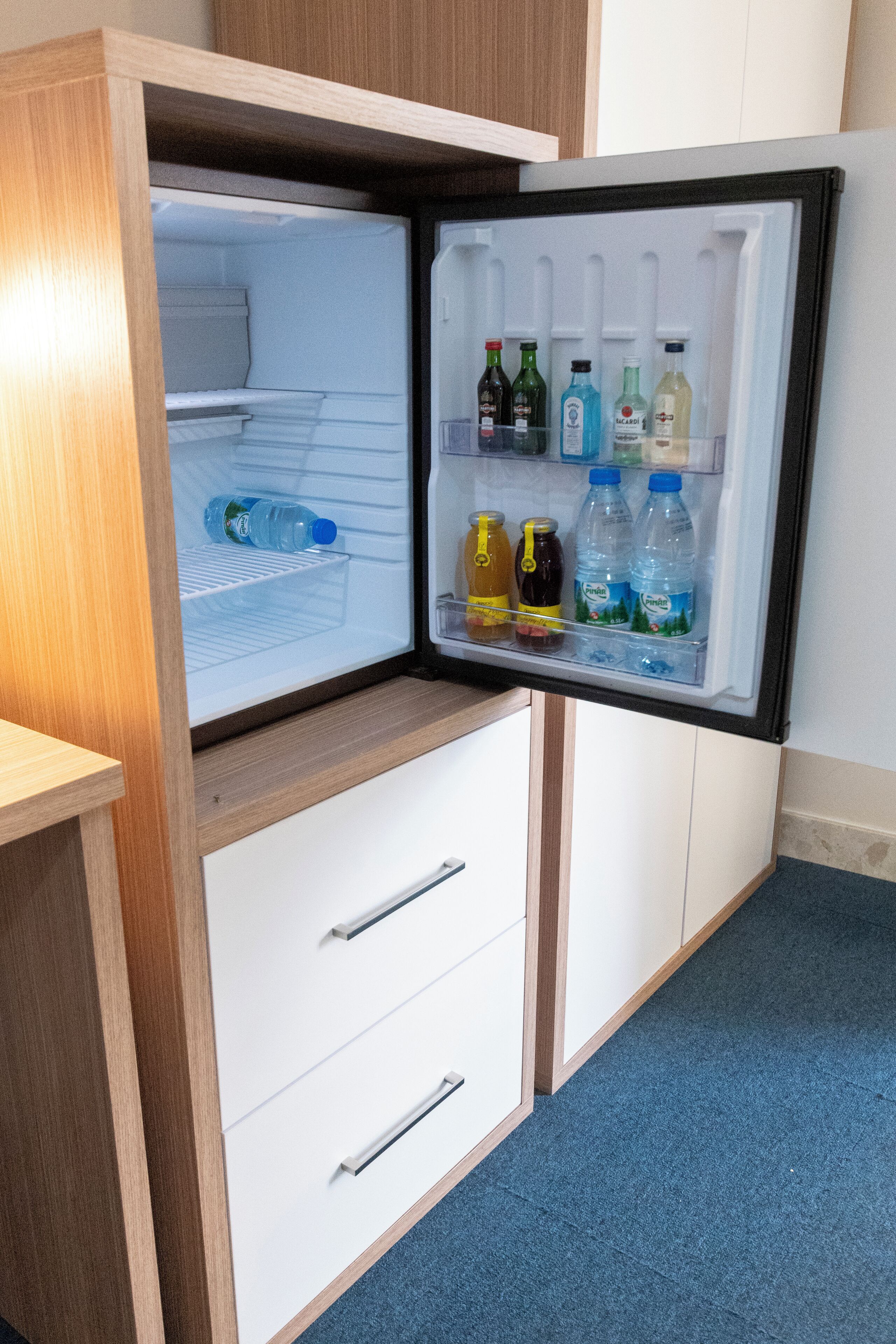 1 bedroom, in-room safe, desk, blackout curtains