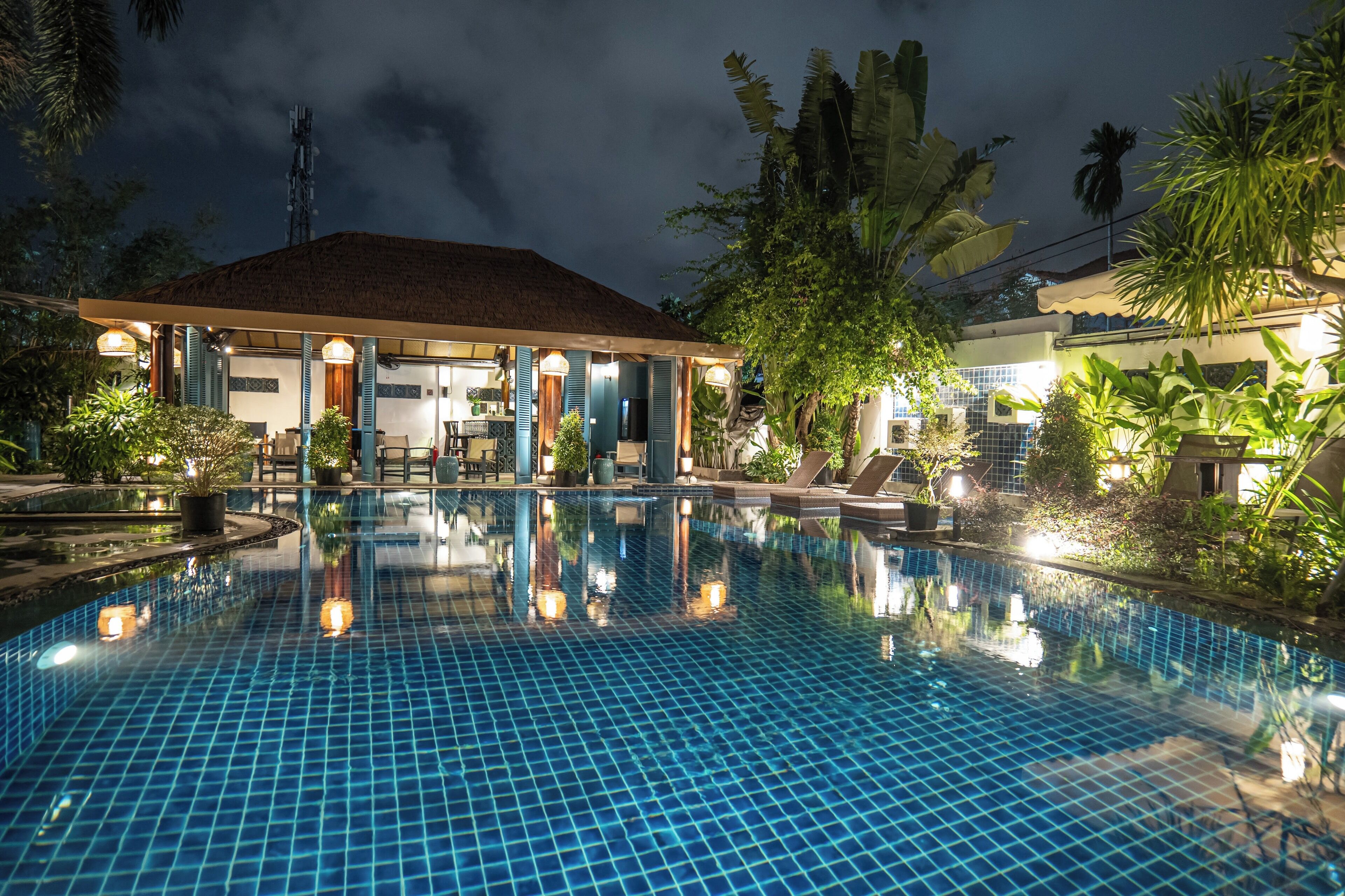 outdoor pool, pool umbrellas, pool loungers