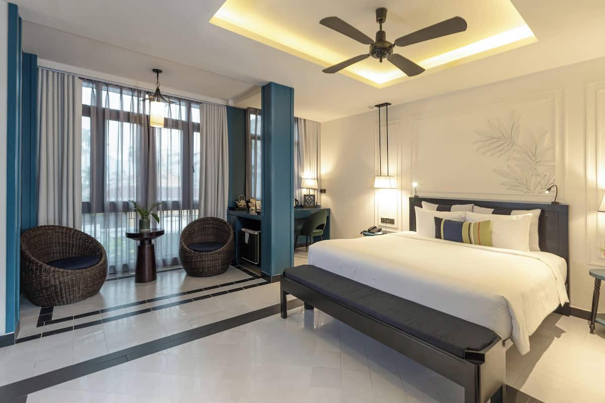 Minibar, in-room safe, blackout curtains, soundproofing