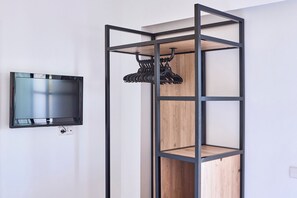 Chambre Double | Couette en duvet d'oie, rideaux occultants, Wi-Fi gratuit, draps fournis