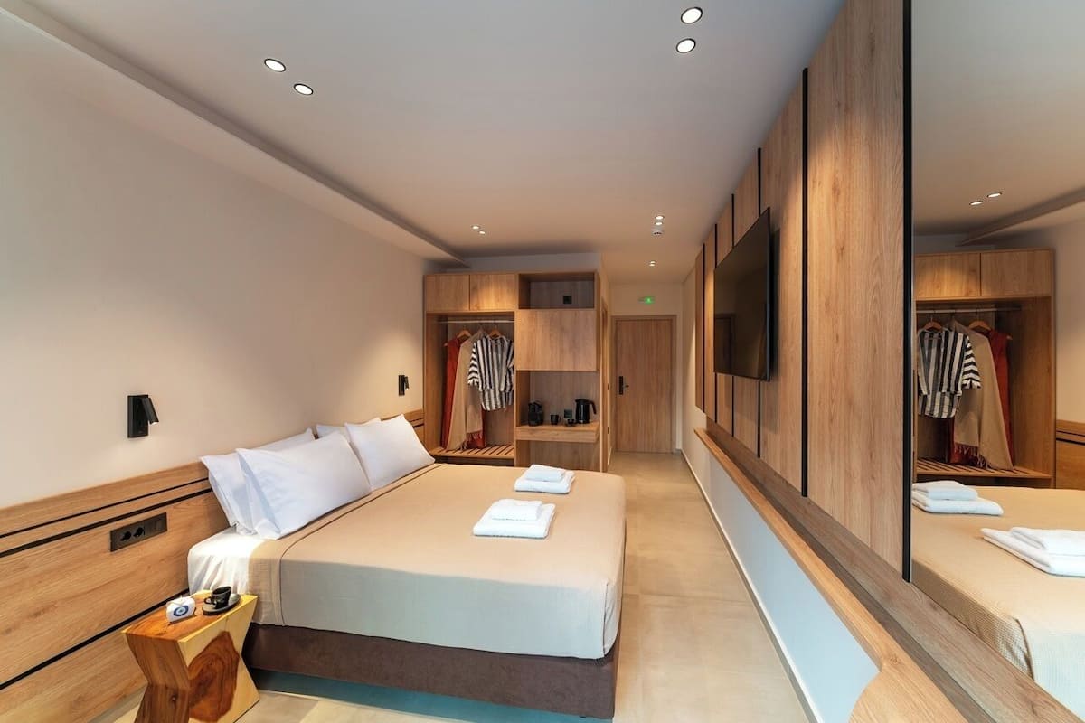 In-room safe, blackout curtains, soundproofing, free WiFi