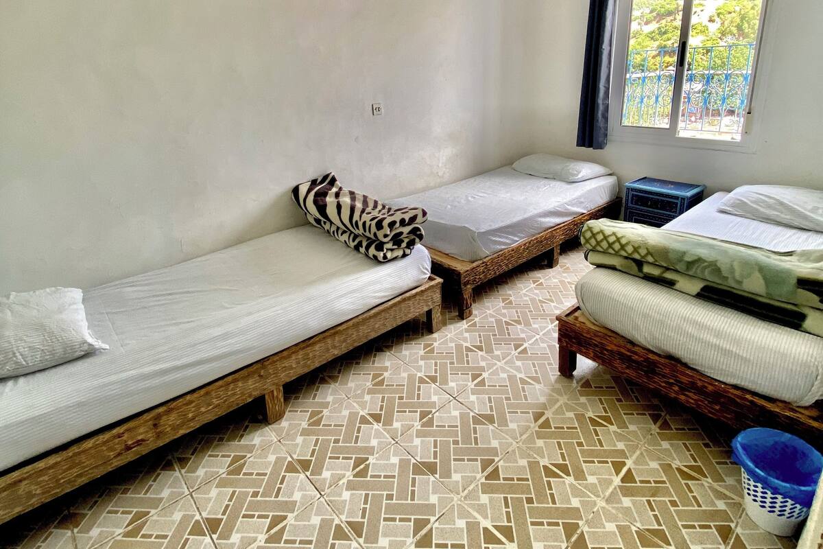 Triple Room, Shared Bathroom | WiFi (free), bed sheets