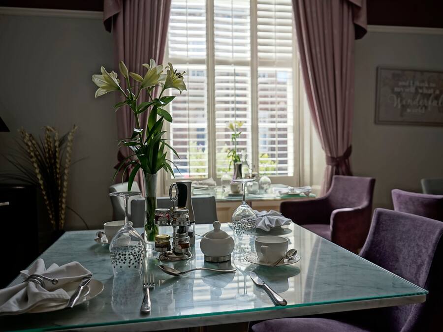 Daily full breakfast (GBP 10 per person)