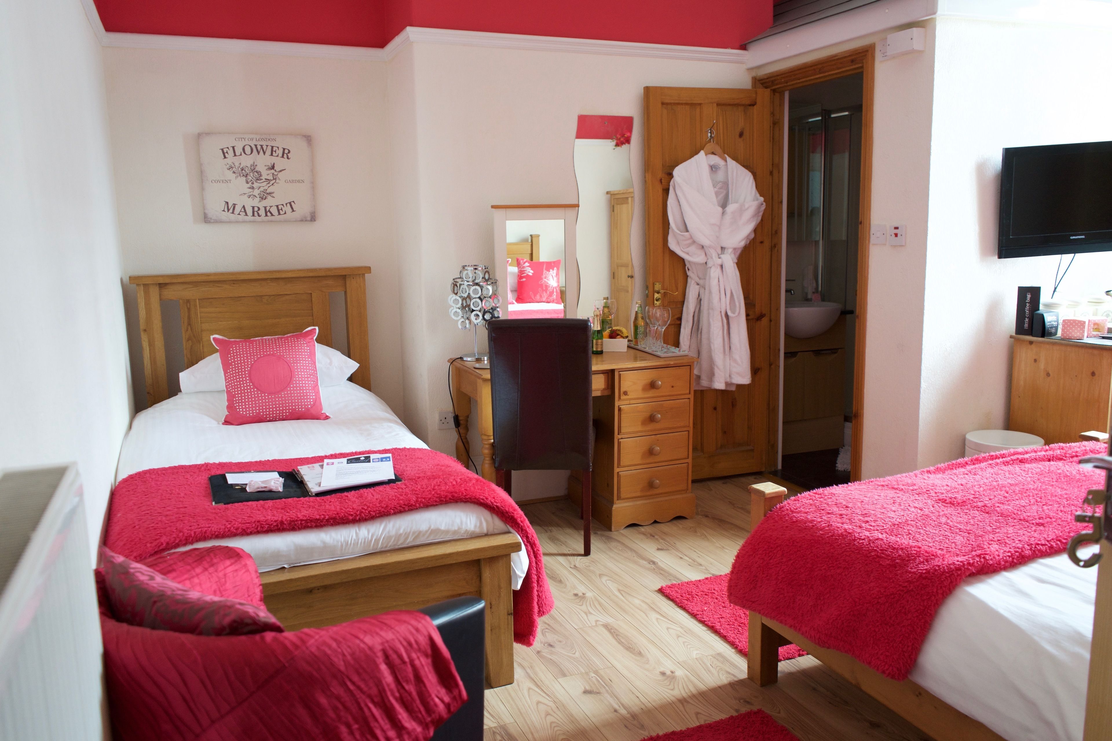 Egyptian cotton sheets, premium bedding, individually decorated