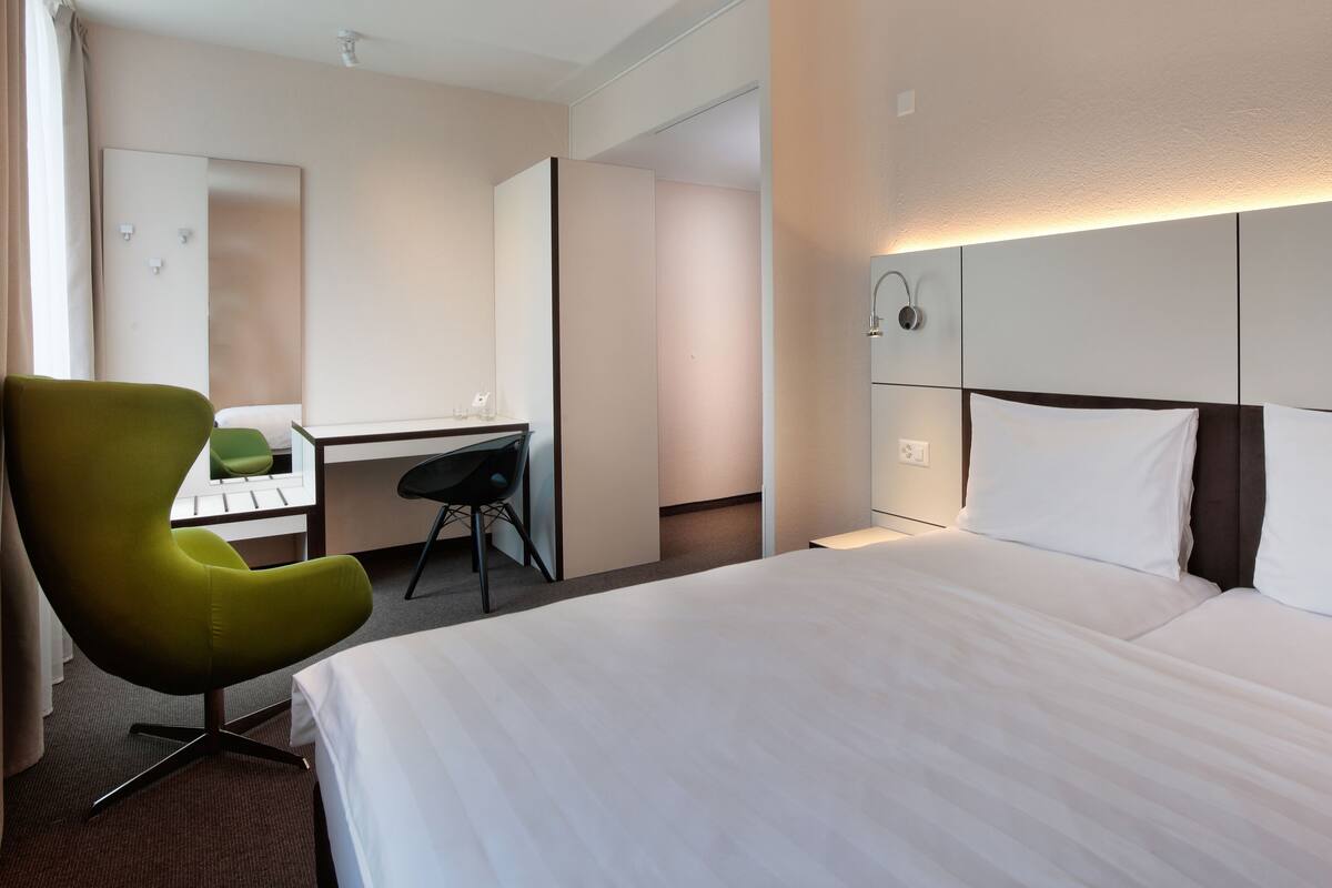 Comfort Double or Twin Room, 2 Twin Beds | In-room safe, desk, blackout drapes, soundproofing