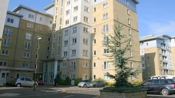 Exterior - City and Castle View Apartment (Edinburgh)