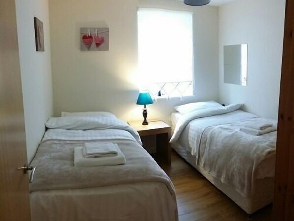 Cots/infant beds, free WiFi