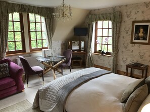 Double Room, Ensuite (Mary Queen of Scots)